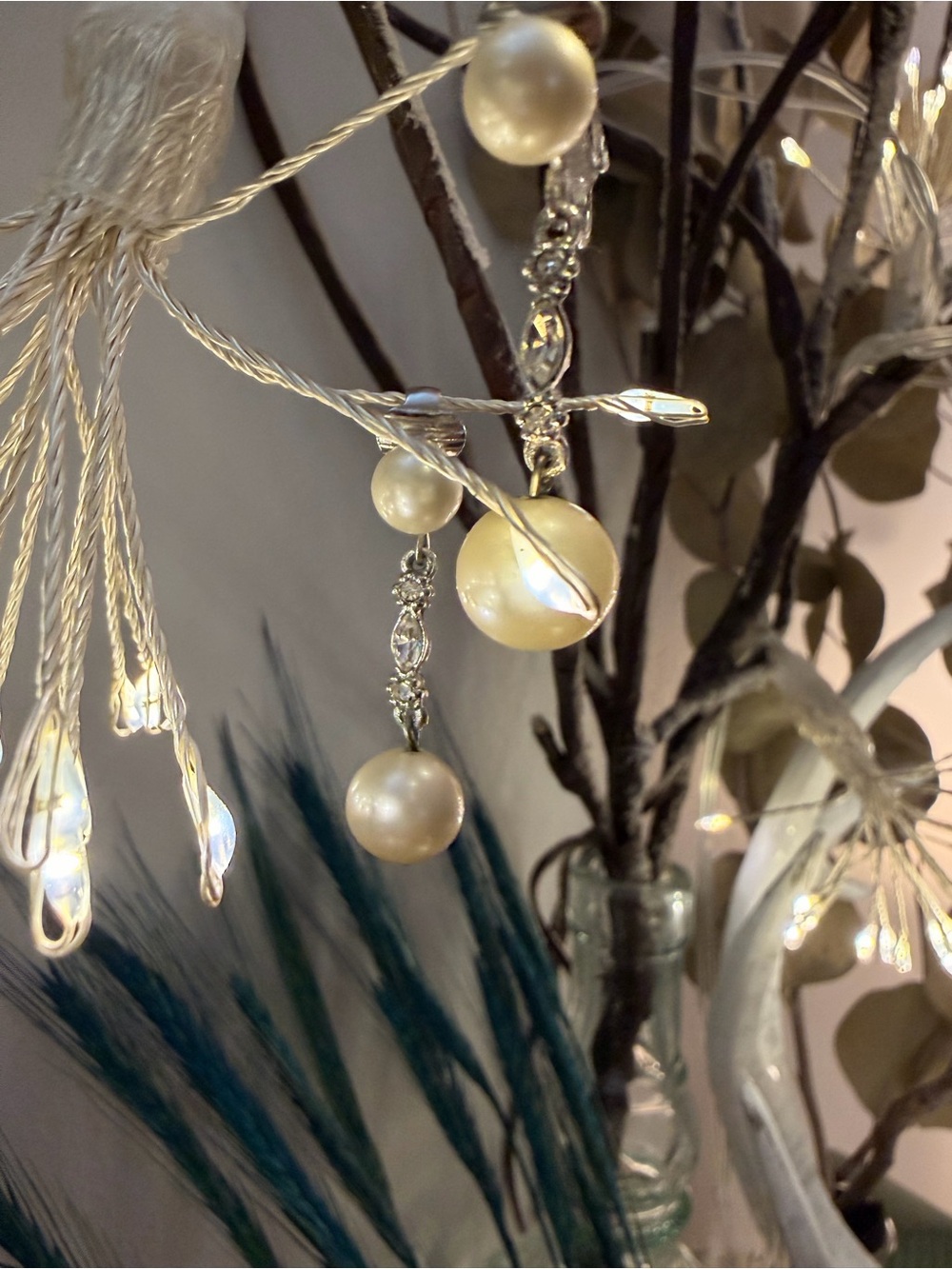 ✨ VINTAGE Silver Rhinestone & Faux Pearl Linear Drop Clip-On Earrings ✨